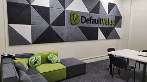Реалізований дизайн переговорної в офісі фірми Default-value