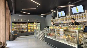 Интерьер нового магазина "Уманьпиво" по ул. Благовестной в Черкассах
