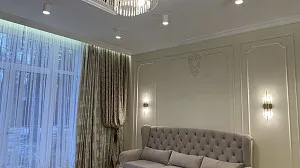 Дизайн кухни-гостиной в классическом стиле в Буче